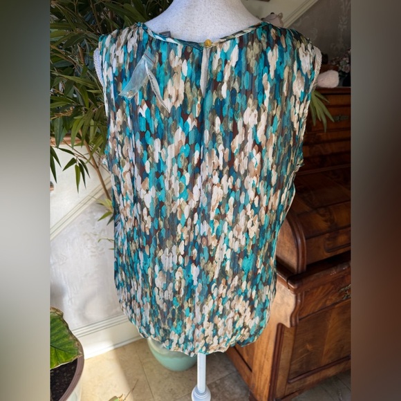 Roz and Ali ladies sleeveless NWT short sleeve blouse with necklace (removable) - Picture 5 of 13